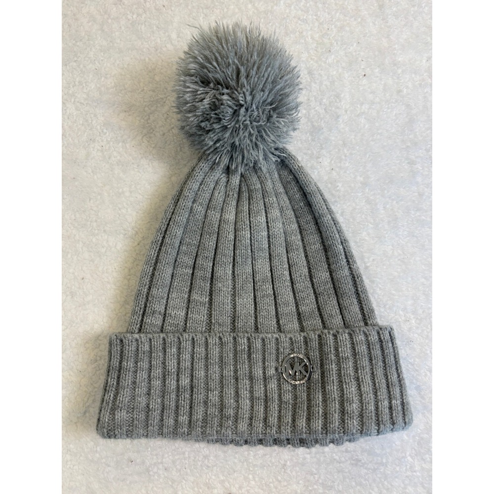 Michael‎ Kors Gray Ribbed Knit Beanie Faux Fur Pom Silver MK Logo Winter Hat